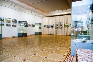 Выставочный зал музея-заповедника "Кижи" на площади Кирова, Петрозаводск, фото
