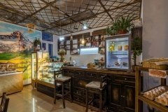 "Теплица", лавка фермерских продуктов и торты на заказ