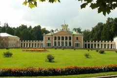 "Валуево" на берегу реки Ликовы