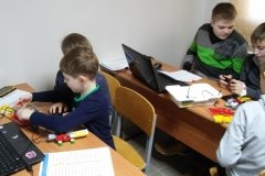 "33 робота"