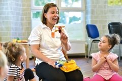 Mortimer English Club на Достоевского