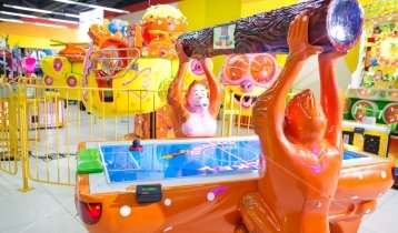 Развлекательные автоматы и мини-карусели для детей от 2 лет в центре "Дейфи"