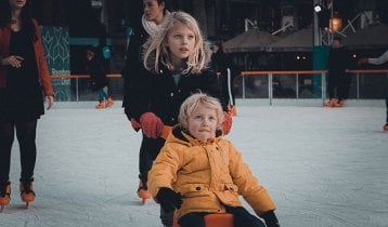 Где покататься на коньках с детьми в Челябинске? Крытые и открытые катки, обзор