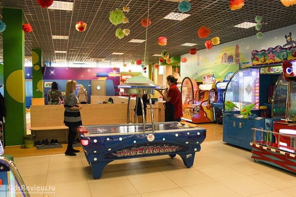 "Экватор", ТРЦ, торговая галерея для всей семьи в микрорайоне "Сельма", Калининград