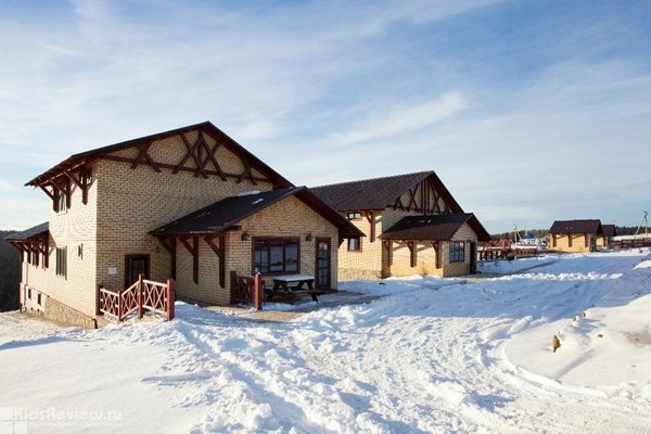 "Гора", горнолыжный курорт на территории базы отдыха "Снегири" в Пермском крае