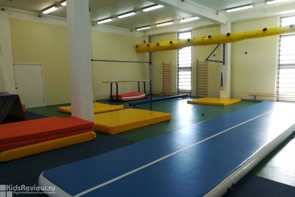 "Акробат", центр гимнастики и прыжков на батуте для детей от 1,5 лет и взрослых на Речном вокзале, Москва, закрыт