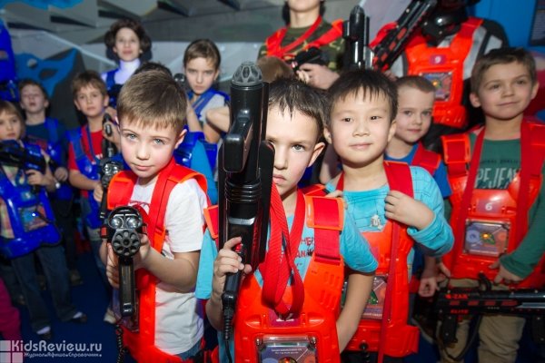 "Cosmozar Водный стадион", лазертаг для детей от 6 лет в ТЦ "Водный" в САО, Москва
