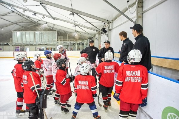Хоккейная академия Дениса Абдуллина, спортивная школа для детей от 3 до 16 лет на Пражской, Москва
