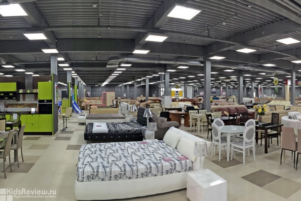 "Огромный мебельный", мебельный торговый центр в Хабаровске