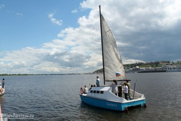 "Байкал", парусная яхта, прогулки на яхте, водные экскурсии в Нижнем Новгороде