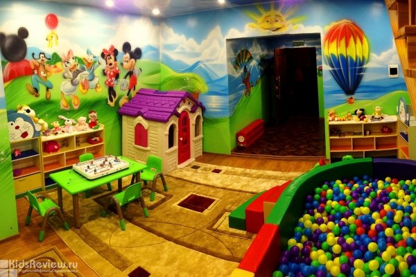 "Лесная заимка", ресторан с детской комнатой и игровой площадкой, Владивосток