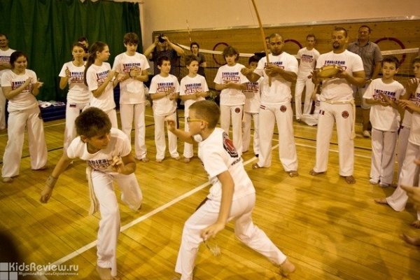 Capoeira Muzenza ("Капоэйра Музенза"), капоэйра для подростков и родителей в Коньково, Москва