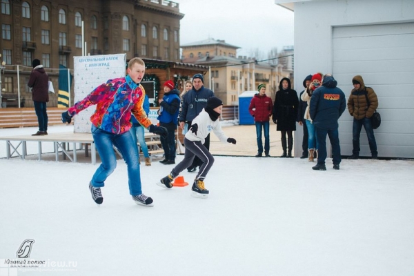 "Южный полюс", открытый каток с естественным льдом на улице Землячки, Волгоград