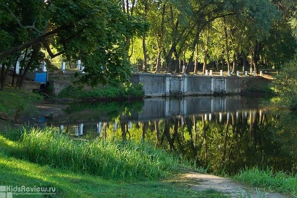 Лефортовский парк, исторический и природный памятник у Екатерининского дворца, Москва