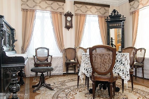 Дом-музей семьи Сухановых, "Дом чиновника" во Владивостоке