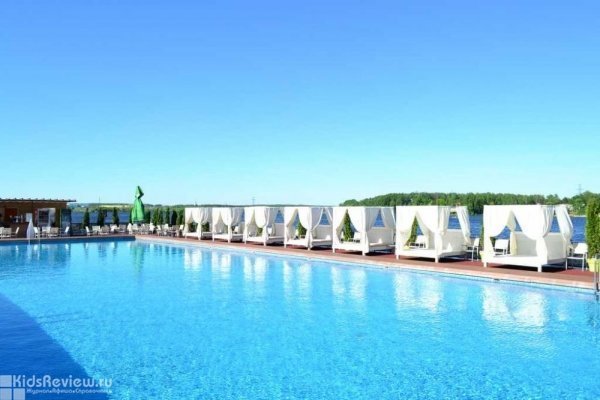 "Адмирал", загородный курорт, яхт-клуб с бассейном и рестораном в Подмосковье