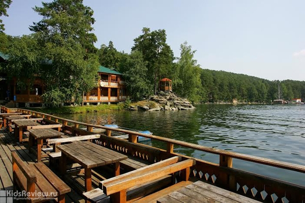 "Золотой пляж", клуб-отель на озере Тургояк в Челябинской области