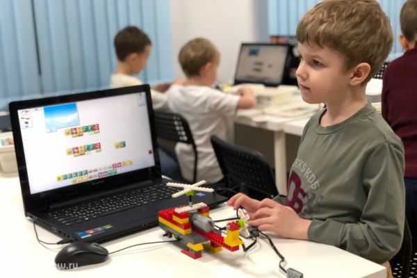 "Пиксель" в Серпухове, школа программирования и робототехники для детей от 5 лет и подростков, Московская область