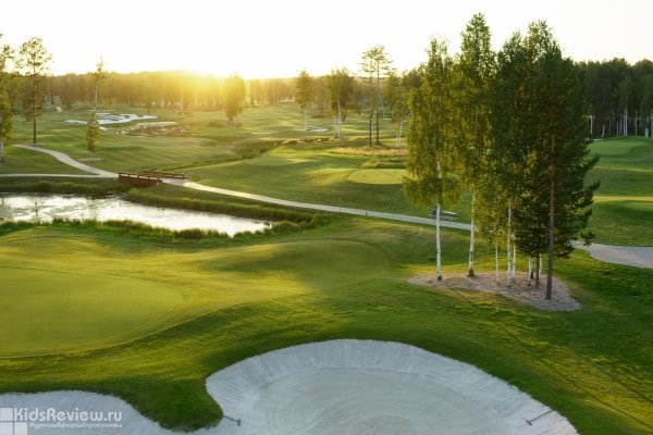 Pine Creek Golf Resort, поле для гольфа, лыжная школа, каток, ресторан и гольф-магазин в Кашино, Свердловская область