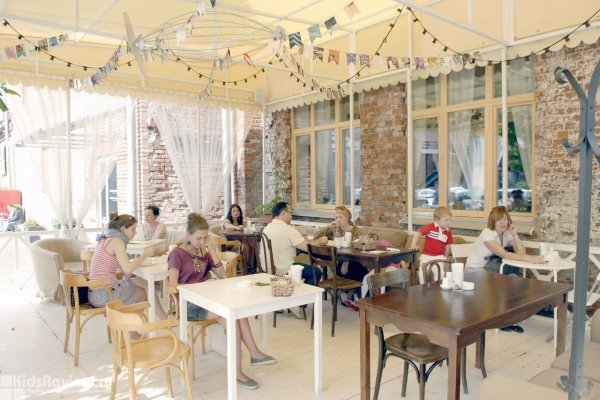 "Хитрые люди", кафе-бар с детским меню на "Винзаводе", москва