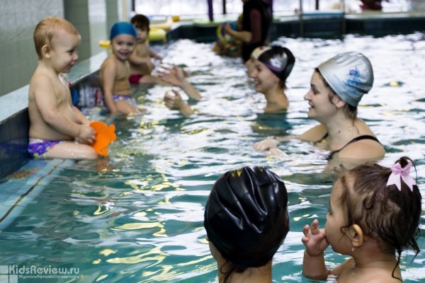 Грудничковое плавание в бассейне Газопровода, фитнес и йога для малышей в Подмосковье