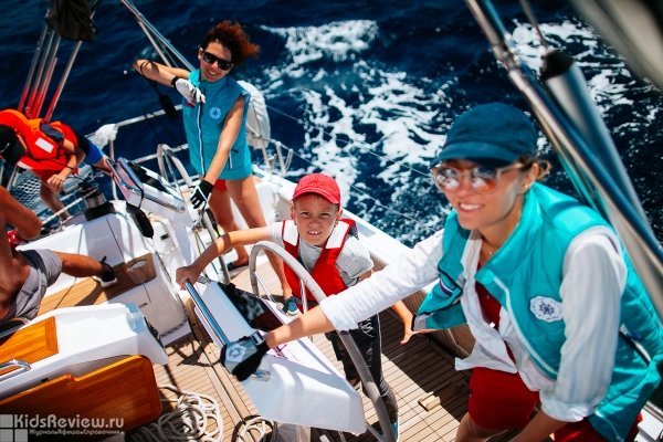 "Академия юных мореплавателей", семейные путешествия для детей от 5 лет и взрослых на комфортных парусных яхтах
