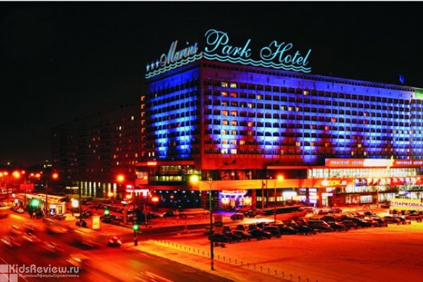 "Маринс Парк Отель", гостиница на площади Ленина, Нижний Новгород