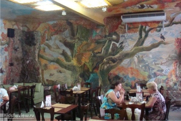 "Сказка", семейное кафе с детской комнатой на Баумана, детское меню, кафе-мороженое, торты на заказ, Казань