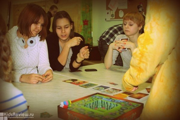 "Перекресток", центр поддержки растущего поколения для подростков от 11 лет в Хамовниках, Москва