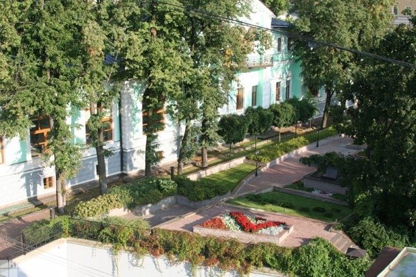 Морозовский сад в Басманном районе, Москва