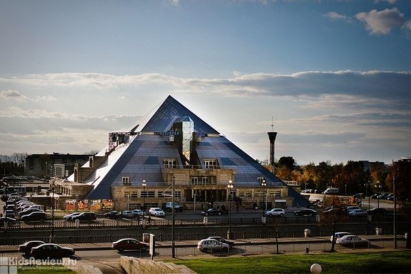 "Пирамида", культурно-развлекательный комплекс, концертный зал, боулинг, кафе-кондитерская, торты на заказ, Казань