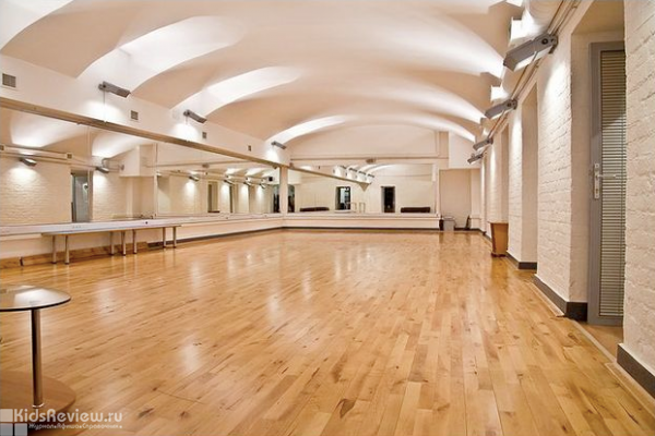 Клуб DanceEasy, школа социального танца в Москве, залы в аренду