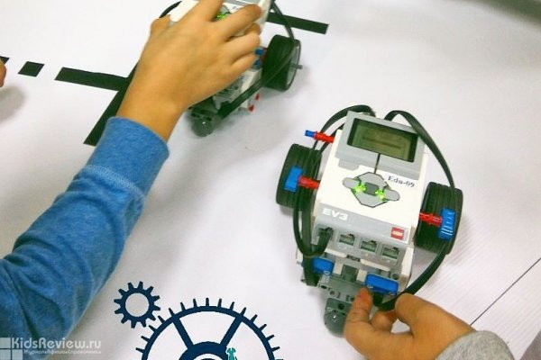 RoboLand на Габдуллы Кариева, занятия робототехникой для детей и подростков от 5 до 15 лет, Казань