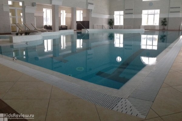"Зеленый Мыс", семейный фитнес-клуб с бассейном в Подольнихе, Мытищинский район 