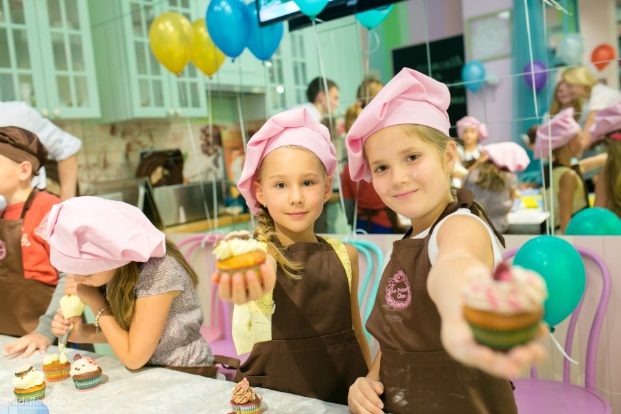 Шоколадная фабрика для детей в москве. Кулинарный мастер класс для детей. Мастер классы для детей. Мастер класс шоколатье для детей. Экскурсии с мастер классами.