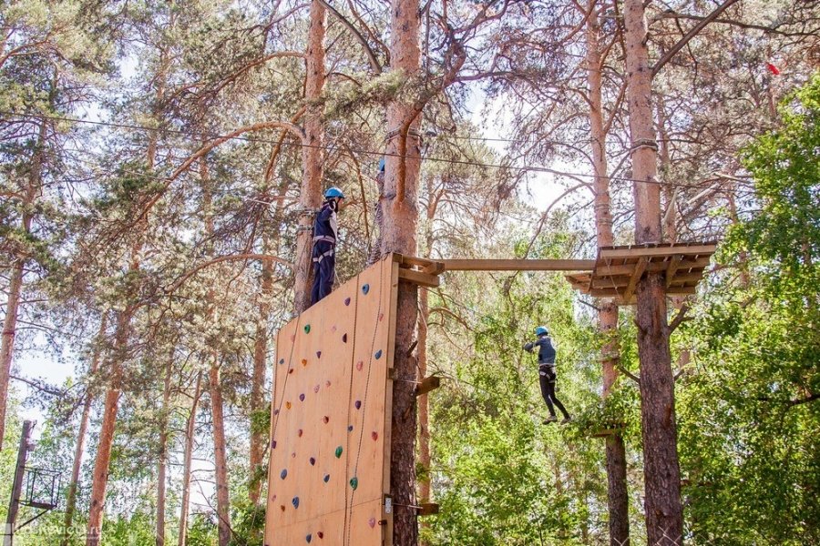 Секвойя парк екатеринбург уктус. Веревочный парк Секвойя Екатеринбург. Веревочный парк Уктус Екатеринбург. Веревочный парк Шарташ Екатеринбург.