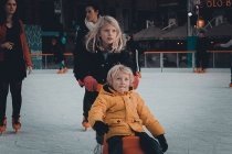 Где покататься на коньках с детьми в Челябинске? Крытые и открытые катки, обзор